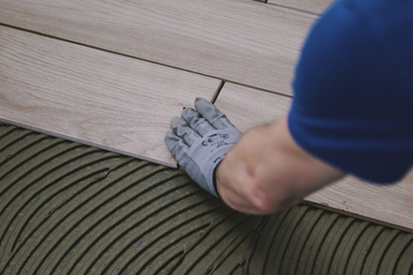 Linea Zero Mapei, per la posa di ceramica e pietre naturali